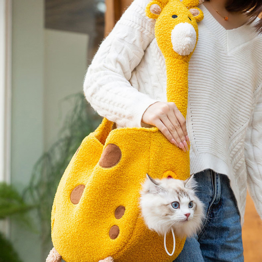 Charming Giraffe-Inspired Soft Cat Carrier Bag