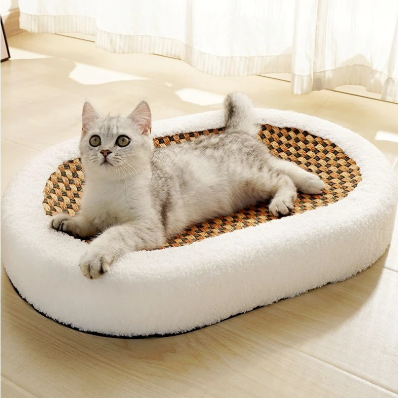 Plush Cat Bed with Built-In Scratching Surface