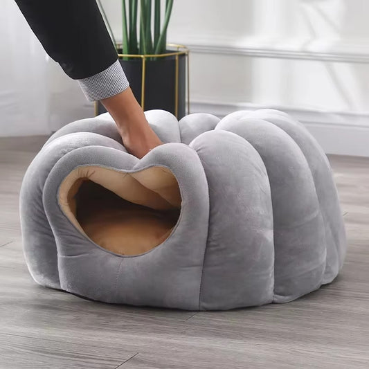 Pumpkin Paws Cat Cave