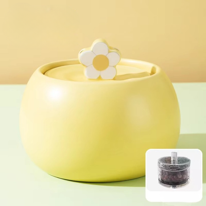 Ceramic Cat Fountain with Cute Kitty Detail