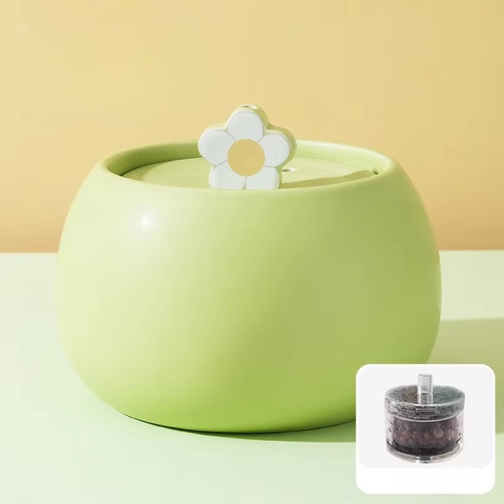 Ceramic Cat Fountain with Cute Kitty Detail